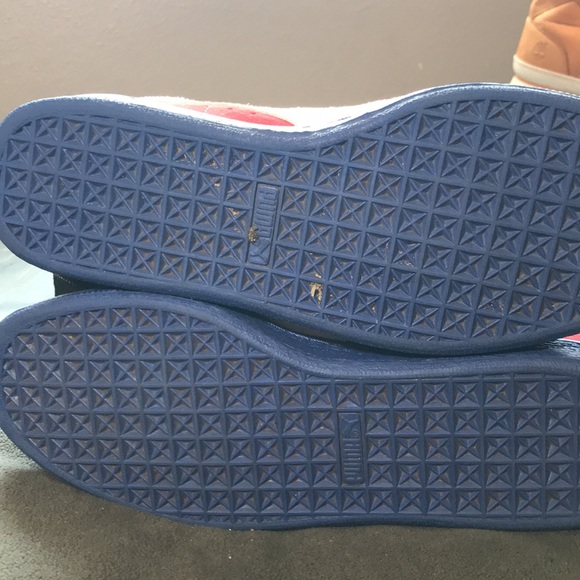 Men’s 10 Puma Suede Sneakers - Picture 8 of 15